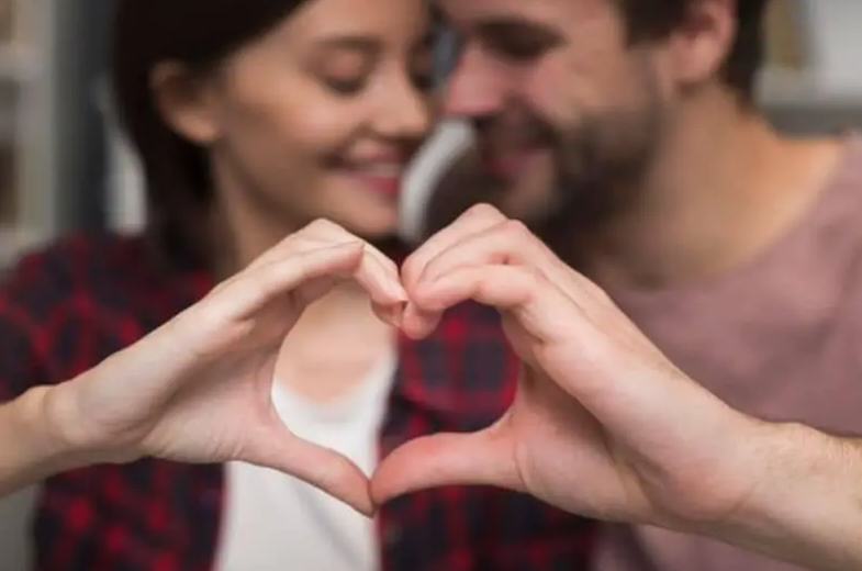 What is polyamory and how to practice and maintain a polyamorous relationship
